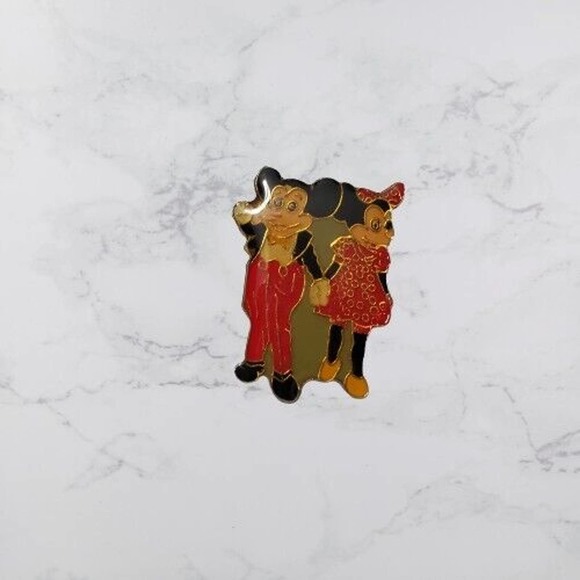 Vintage Disney Trading Pins Mickey and Minnie Mouse Strolling thur Disneyland - Picture 2 of 4